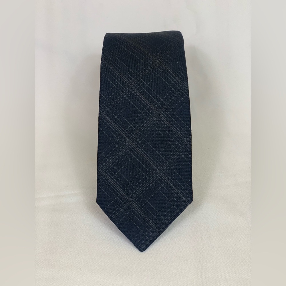 Hugo Boss New Luxury Limited Edition 100% Silk Tie / Made in Italy